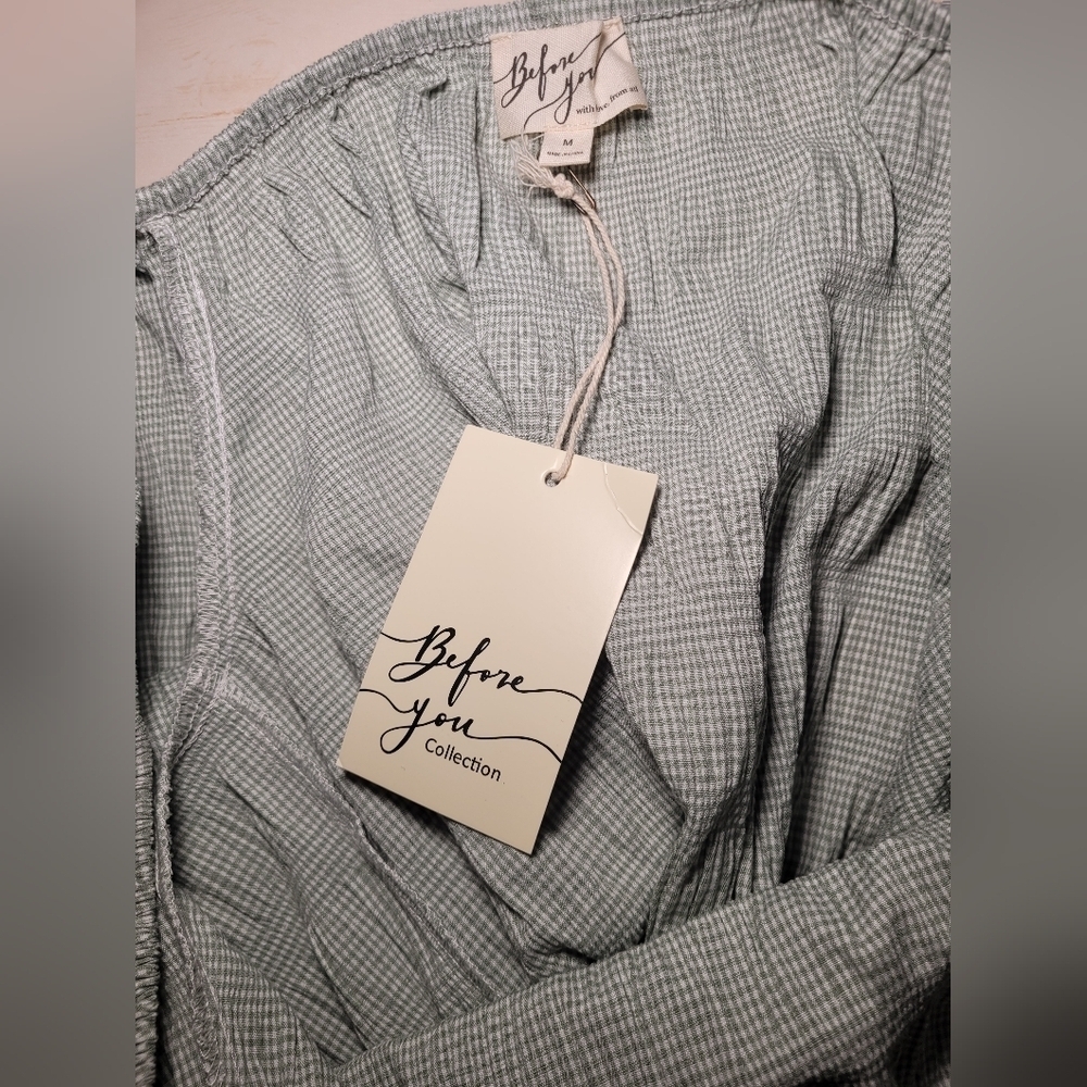 Before you puff shoulders, blouse size medium - Picture 5 of 8